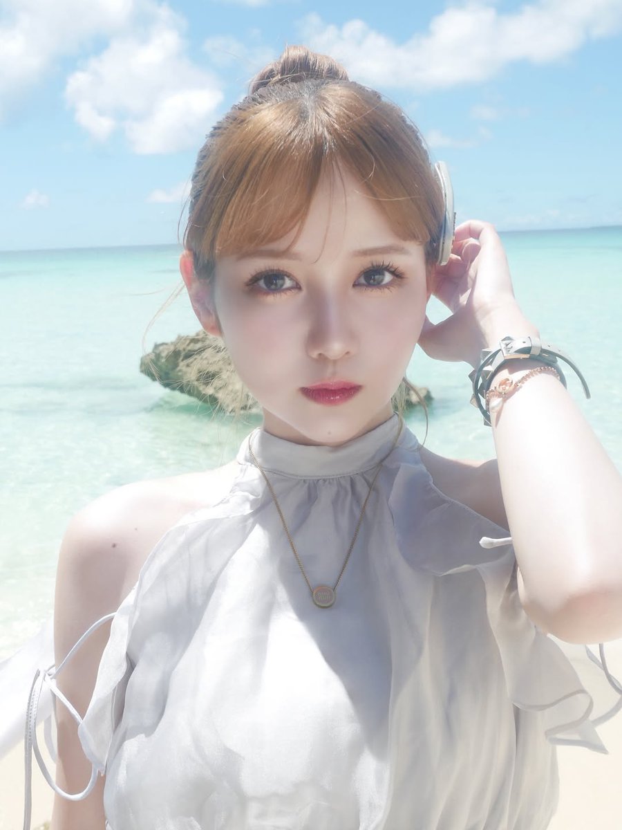 ノア⭐プロフ必読ページ 🌴 🤎 🌺 🍪 海とかプールとか 夏らしい予定1つもないのに買っ