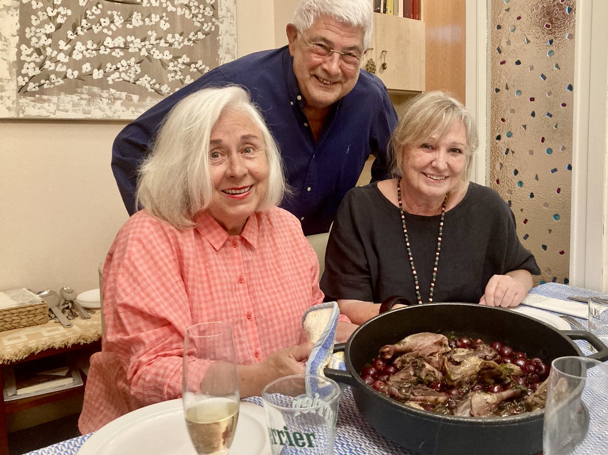 Les amigues de l'època del col.legi, abans com ara. xavierfebres.com/2025/07/les-am…