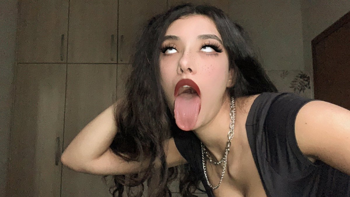 “下午好！操你妈！逼母人！”
傻逼母人自觉下面👇点赞。
#死妈 #自毁 #母驴 #洗脑 #倒贴 #男尊女卑 #母猪