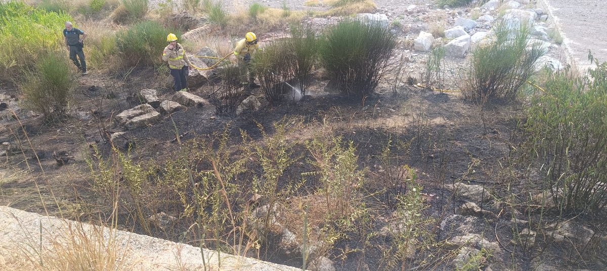 BombersViladecavalls (@bombersvica) on Twitter photo A la guardia d'ahir vam participar ben suport de <a href="/bombersterrassa/">Bombers Terrassa</a> en un foc de matolls anla riera amb una dotació 🚒 A la guardia d'ahir vam participar ben suport de <a href="/bombersterrassa/">Bombers Terrassa</a> en un foc de matolls anla riera amb una dotació 🚒