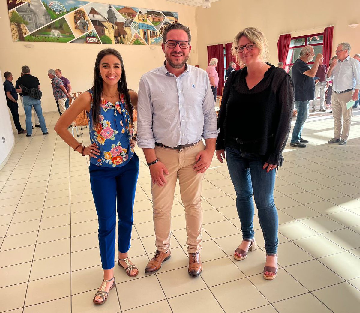 Eric Donnay (@ericdonnay3) on Twitter photo Hier, tourné des maires à Saint-Paul dans l’Oise chez mes collègues <a href="/chanezherbanne/">🇫🇷 Chanez Herbanne</a> et@emmanuellelamarque
Présentation des dispositifs régionaux et échanges enrichissants avec les élus. Merci pour votre accueil
Avec <a href="/fBariseau/">Florence Bariseau</a> , pour une région de proximité! <a href="/hautsdefrance/">Région Hauts-de-France</a> Hier, tourné des maires à Saint-Paul dans l’Oise chez mes collègues <a href="/chanezherbanne/">🇫🇷 Chanez Herbanne</a> et@emmanuellelamarque
Présentation des dispositifs régionaux et échanges enrichissants avec les élus. Merci pour votre accueil
Avec <a href="/fBariseau/">Florence Bariseau</a> , pour une région de proximité! <a href="/hautsdefrance/">Région Hauts-de-France</a>