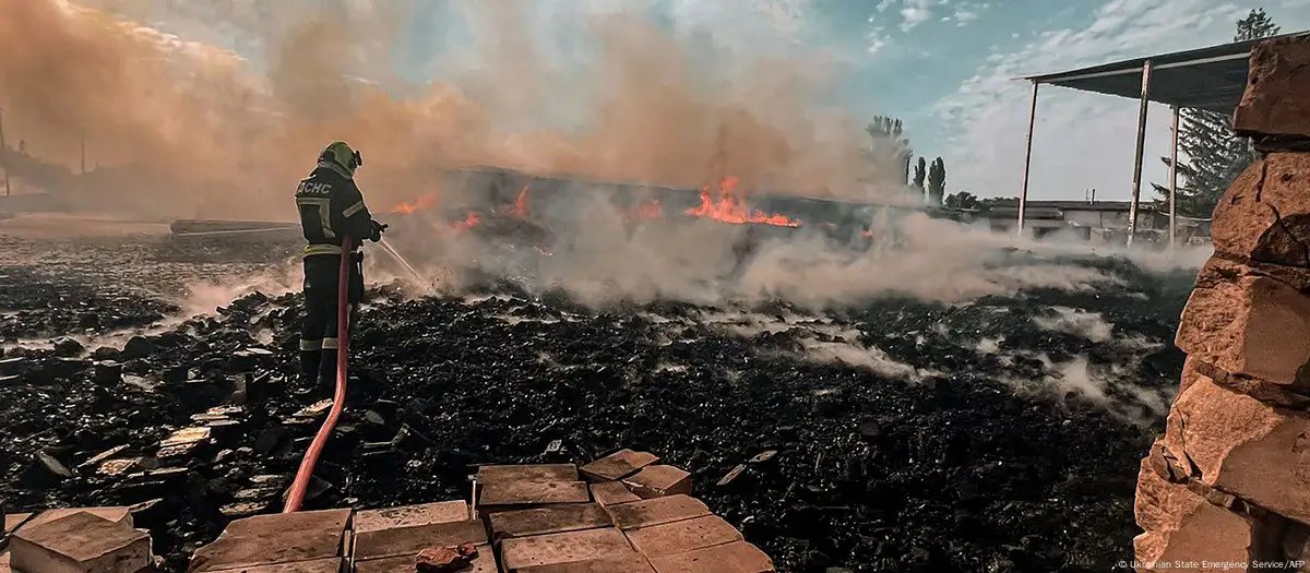 vtv_ecuador's tweet photo. #Mundo: 📑🎙Al menos 2 muertos y 10 heridos en #ataqueruso contra #Kiev, dice alcalde. El jefe de la administración militar llamó a la población a refugiarse ante la amenaza de misiles balísticos. https://t.co/wdlRy1SKq2