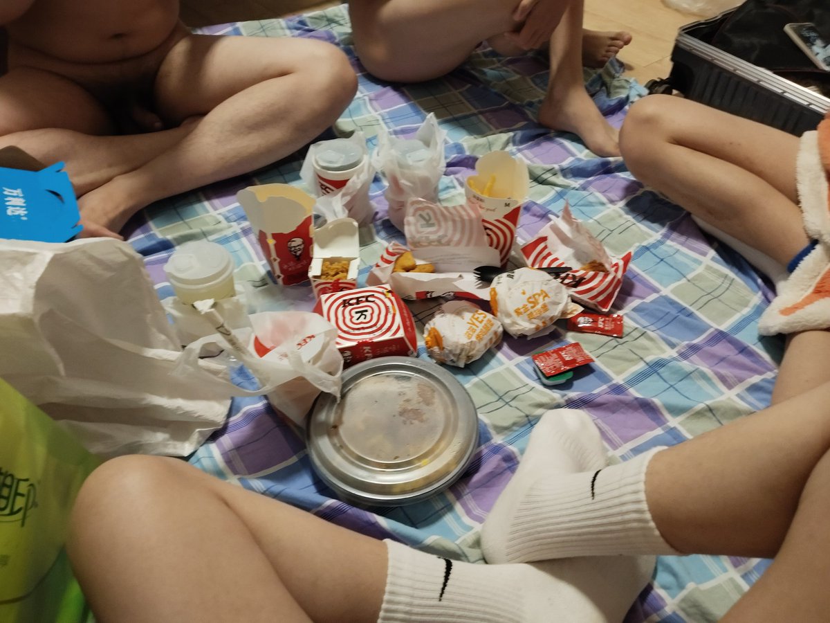 疯狂星期四吃鸡