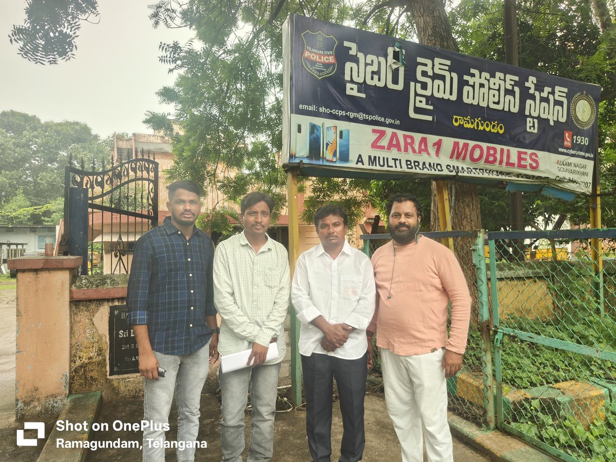 akubathini2's tweet photo. ముచ్చట గా మూడో సారి 

👉 విచారణ పేరుతో 
👉 BRS పార్టీ సోషల్ మీడియా వారియర్స్ కీ వేధింపులు 

ఈరోజు మూడవసారి @GoudNareshBrs ను @ పెద్దపల్లి జిల్లా రామగుండం సిసిఎస్ పోలీస్ స్టేషన్ కి పిలిపించారు..

@KCRBRSPresident  @BRSparty
@KTRBRS @BRSHarish @KonathamDileep @TelanganaAsr https://t.co/4Pg3f2zMWg