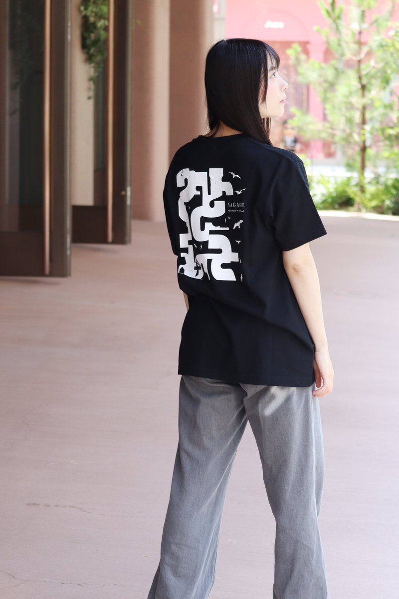 the_noises1's tweet image. 今週末はいよいよ書籍「NAGASE Nagase Stands On That Land　ある俳優に関する考察」永瀬正敏 サイン会＆トーク・ライブです。
loft-prj.co.jp/schedule/loft9…
私北山デザインの永瀬正敏Tシャツを先行発売いたしますので、ぜひ物販コーナーまでお立ち寄りください。私自身も物販コーナーにいます！