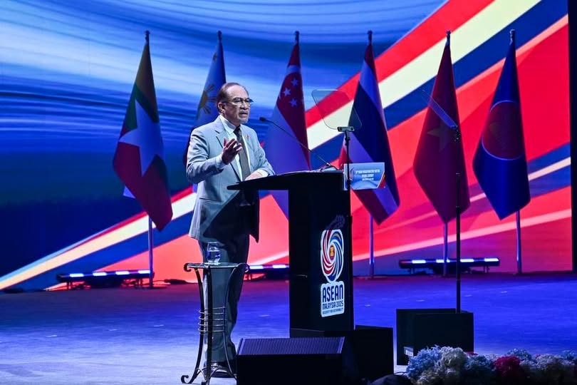 CA_Panorama's tweet photo. #Malaysian  Prime Minister Anwar Ibrahim has urged #ASEAN unity to cope with weaponization of international trade in order to weather disruptions and maintain a principled stand on free and open trade https://t.co/9yDTsinJGZ
Source: China Xinhua News https://t.co/J4RDBXxFeI