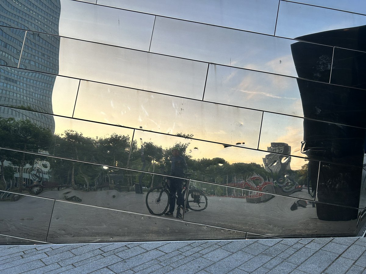 Heute war ein toller Morgen um mit dem Rad zur Arbeit zu fahren.
#Duesseldorf #oberkassel #mitdemradzurarbeit