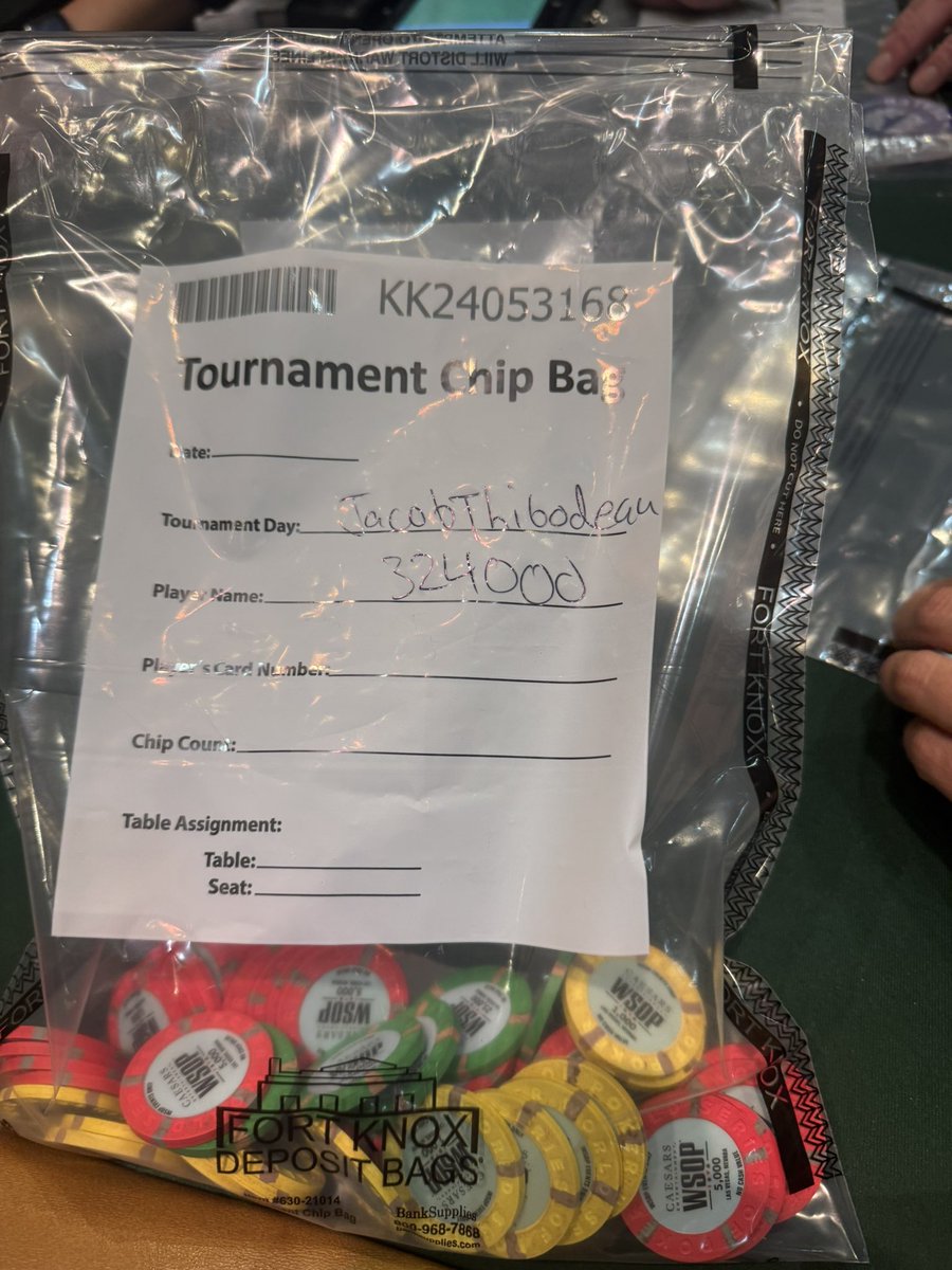 The sad of the main event bust was quick today 
With a big bag in the 1k mystery bounty PLO!!!! 
Probably a 250k envelope in there hope to bring some mystery pull content