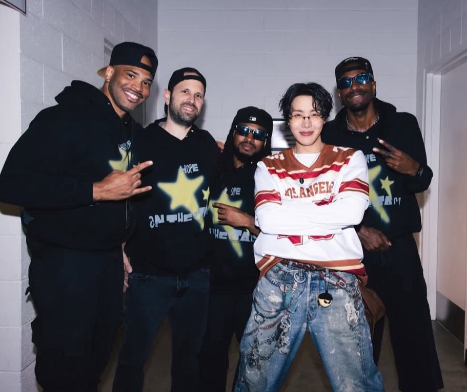 j94shope's tweet photo. OG #TeamJHOPE alert‼️

The band of the North American leg of Hope On The Stage will be at Hobipalooza Berlin 🥳

Asaf Rodeh, music director (who was also part of the OG Team j-hope at Hobipalooza Chicago 2022) is officially traveling to Germany 🇩🇪 

Bassist Matt Hines and Keyboardist Pierre Jameson will join too 🥳

#HOBIPALOOZA2025 #jhope