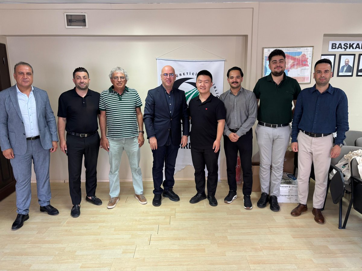 Tedarikçi üyemiz XCMG firmasını temsilen XCMG Türkiye Genel Müdür Yardımcısı Sayın Jin Liting ve ekibi ofisimizi ziyaret ettiler. Kendilerine ziyaretleri için teşekkür ederiz.