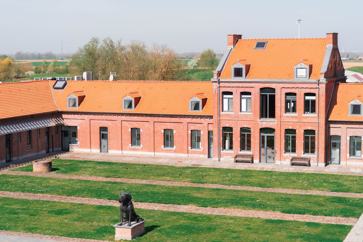 𝟏𝟎𝟎% 𝐝𝐞 𝐫𝐞́𝐮𝐬𝐬𝐢𝐭𝐞 𝐚𝐮 𝐁𝐀𝐂 🎓

Le LOSC est fier d’annoncer que douze pensionnaires du Domaine de Luchin ont décroché leur baccalauréat, dont quatre avec mention 👏

👉 shorturl.at/EWPzs

𝐁𝐫𝐚𝐯𝐨 𝐚̀ 𝐭𝐨𝐮𝐬 !