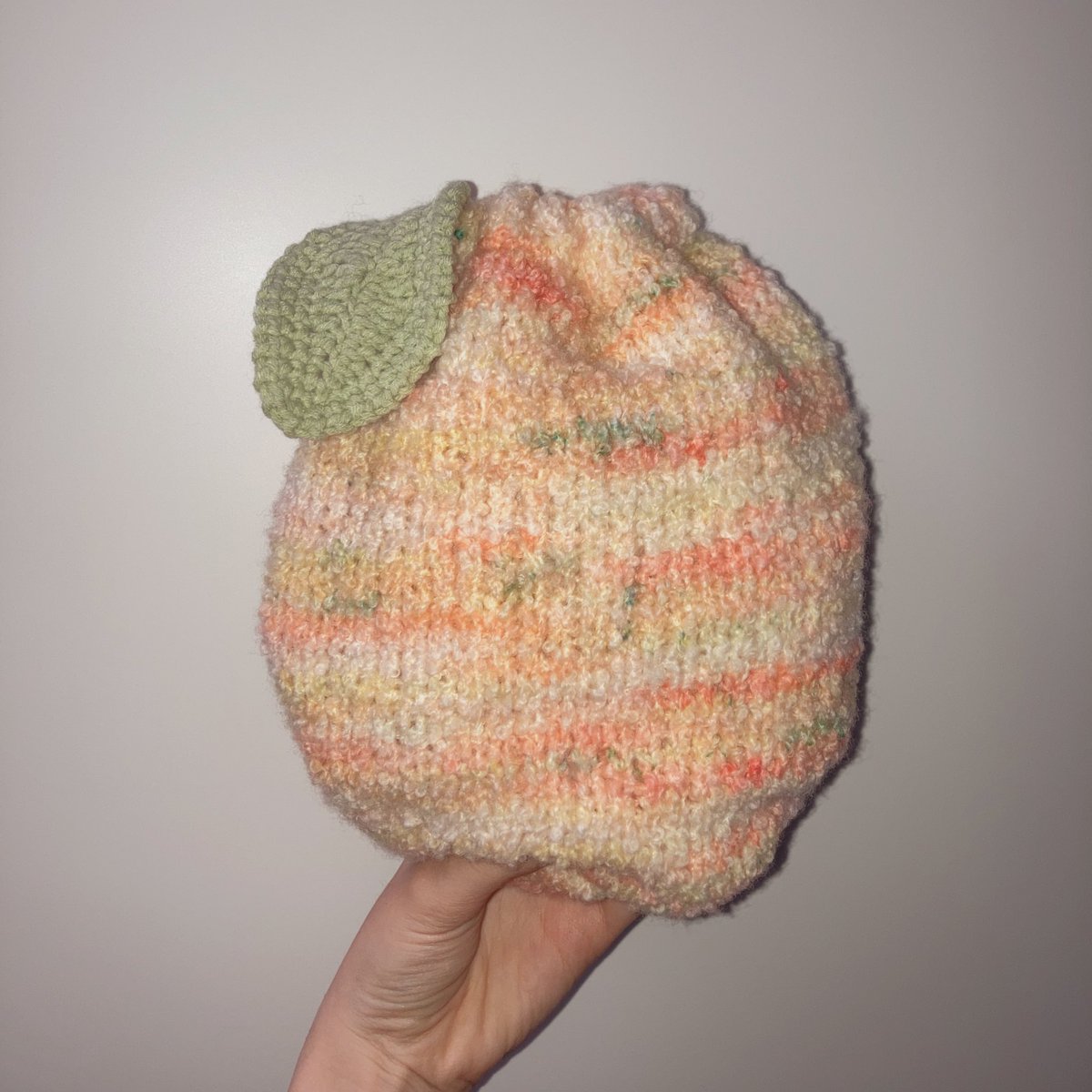 복숭아를 노리고 만들었는데 한라봉이 되어버린 나의 파우치🥹🍊…
그래도 동글동글 귀여워👉👈🧡