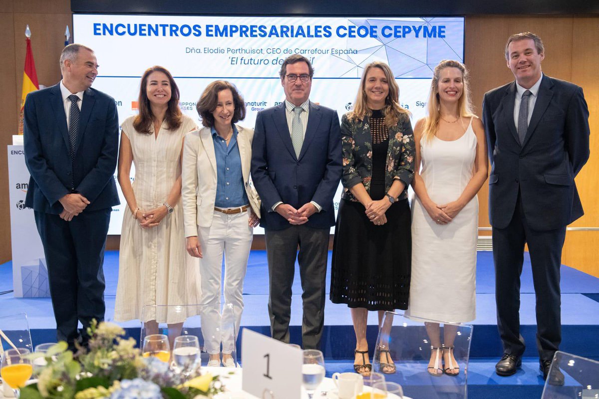 cepyme_'s tweet image. En la clausura del Encuentro Empresarial @CEOE_ES @cepyme_ protagonizado por @ElodiePerthuiso, CEO de @CarrefourES, la presidenta de CEPYME @angela_demiguel, ha destacado ha destacado la importancia de #empresas líderes, que son motores del desarrollo económico y tractoras de…
