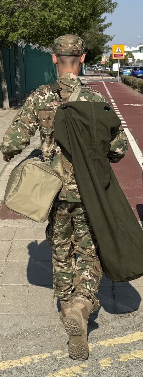 GPamboridis's tweet image. Που «κοτσιρούθκια μες τα pampers» ➡️ «λεβέντες στην παραλλαγή», ένα τσιγάρο δρόμος…
Καλή θητεία γιέ μου!
#ΠερήφανοςΠατέρας