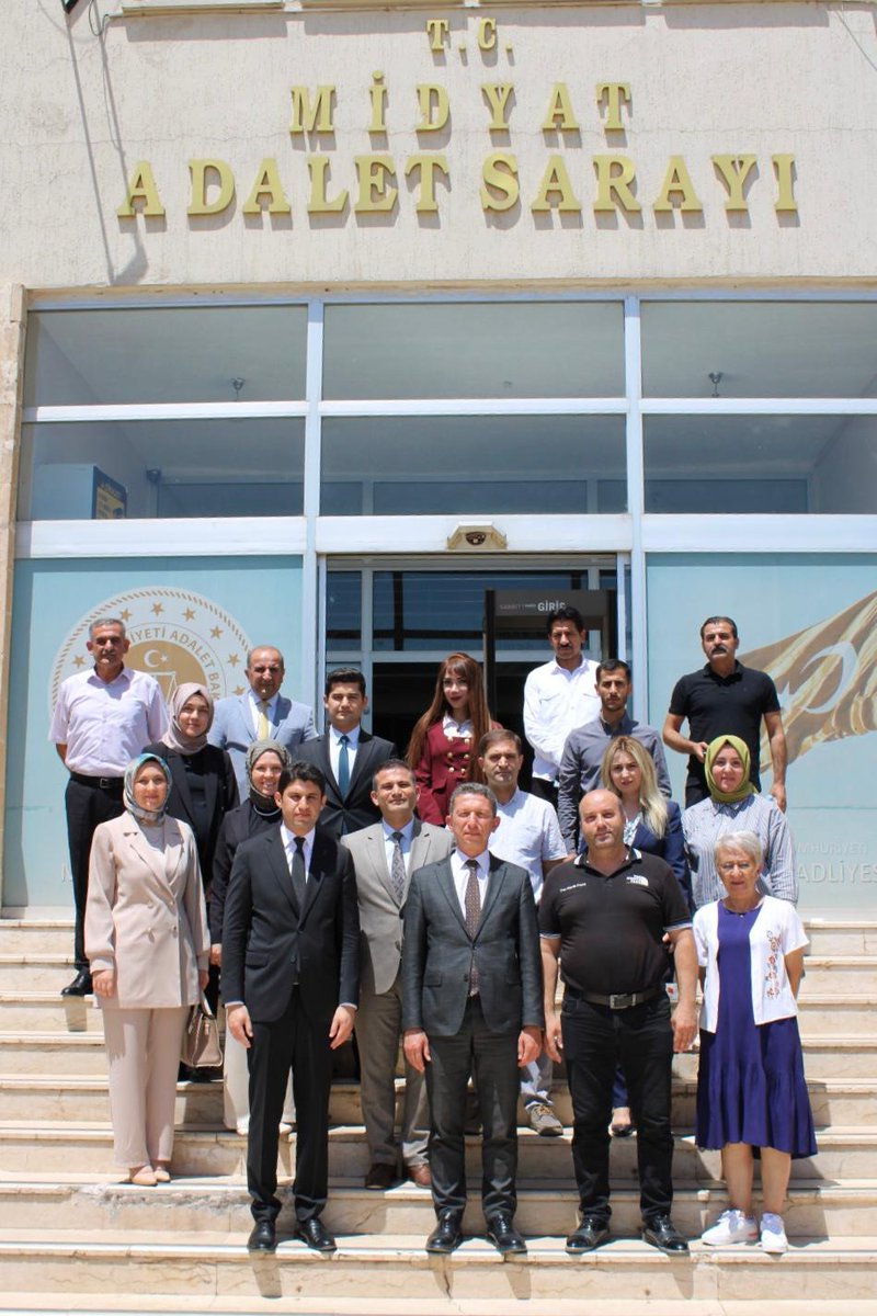 AdaletPGM's tweet photo. Adliye Ziyaretlerimiz!

Personel Genel Müdürlüğümüzce, Midyat Adliyesini ziyaret ederek personelimizle bir araya geldik.

Adliye ziyaretleri kapsamında ayrıca Türkiye’deki kadastro davalarına ilişkin Genel Müdürlüğümüzün “0”kadastro dosyası hedefine yönelik kadastro mahkemesini ziyaret ettik.

Ziyaretler sırasında bizlere gösterdikleri samimi ilgi ve paylaştıkları değerli görüşler için tüm personelimize teşekkür ediyor, birlikte daha verimli bir çalışma ortamı oluşturmayı hedefliyoruz. 

#PersonelinSesiAdaletinNefesi
#AdliyeZiyareti