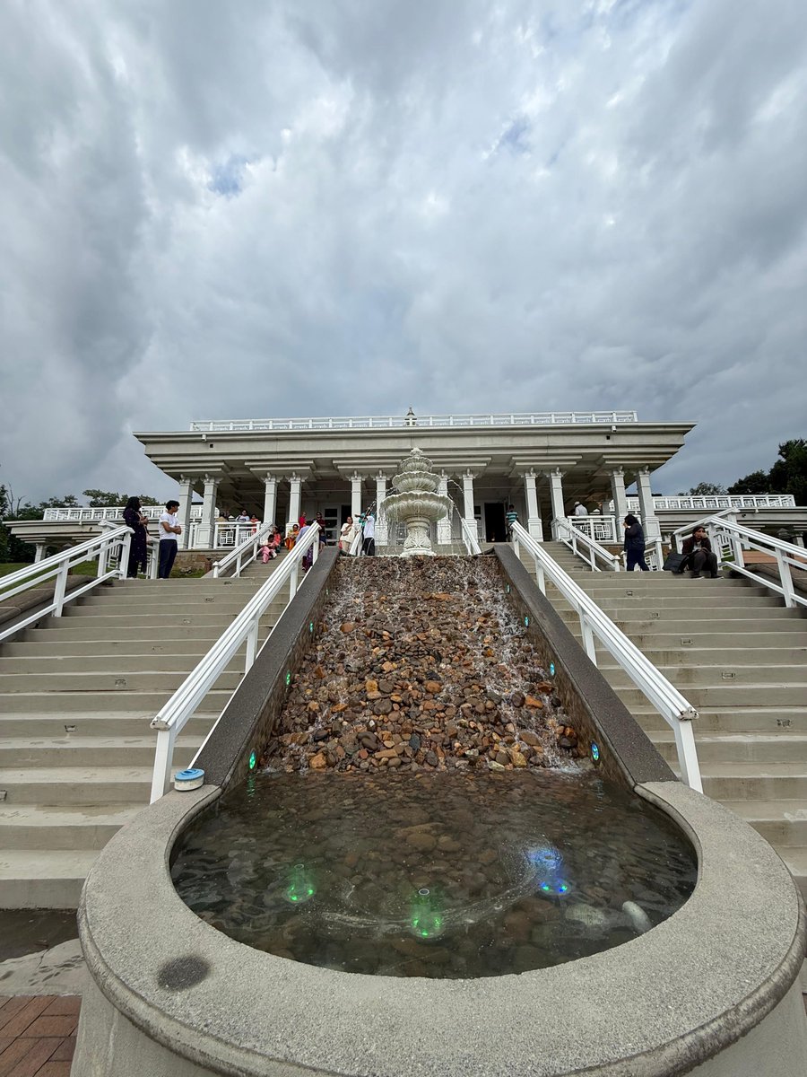 Office Of Gurudev (@officeofgurudev) on Twitter photo Gurudev is at the Art of Living Retreat Center, Boone, for the #GuruPurnima 2025 Celebration! 🌕✨
A time to honour the source of wisdom, love, and light.
Join the LIVE Webstream with <a href="/Gurudev/">Gurudev Sri Sri Ravi Shankar</a> today at 7:30 PM IST: youtube.com/live/3qeJNgDHK… Gurudev is at the Art of Living Retreat Center, Boone, for the #GuruPurnima 2025 Celebration! 🌕✨
A time to honour the source of wisdom, love, and light.
Join the LIVE Webstream with <a href="/Gurudev/">Gurudev Sri Sri Ravi Shankar</a> today at 7:30 PM IST: youtube.com/live/3qeJNgDHK…
