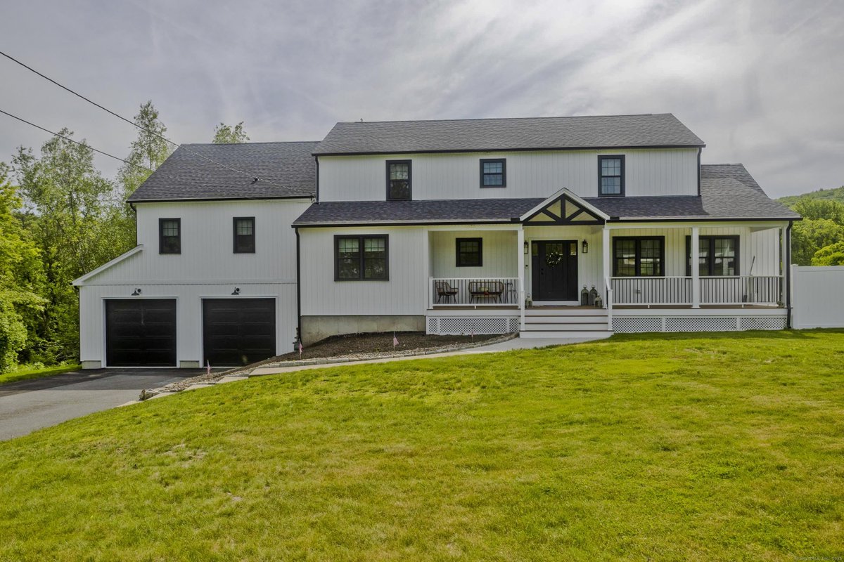 Jenthomes's tweet photo. 56 Margaret Street, Monson, MA, 01057
4 bed | 3.5 bath 3292 Sq. Ft.
Active | $749,999
https://t.co/bhSyfIHBVb
This move-in ready modern farmhouse perfectly blends style, function, and comfort on 2.23 private acres. Featuring 4/5 spacious bedrooms, 3 full baths, &amp; 1 half bath,... https://t.co/l0zeiRLf3H