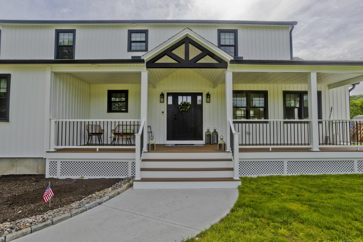Jenthomes's tweet photo. 56 Margaret Street, Monson, MA, 01057
4 bed | 3.5 bath 3292 Sq. Ft.
Active | $749,999
https://t.co/bhSyfIHBVb
This move-in ready modern farmhouse perfectly blends style, function, and comfort on 2.23 private acres. Featuring 4/5 spacious bedrooms, 3 full baths, &amp; 1 half bath,... https://t.co/l0zeiRLf3H