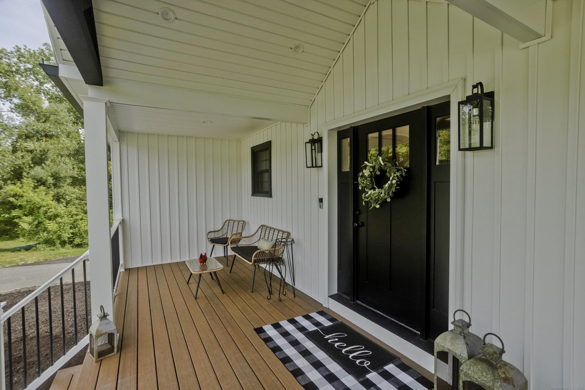 Jenthomes's tweet photo. 56 Margaret Street, Monson, MA, 01057
4 bed | 3.5 bath 3292 Sq. Ft.
Active | $749,999
https://t.co/bhSyfIHBVb
This move-in ready modern farmhouse perfectly blends style, function, and comfort on 2.23 private acres. Featuring 4/5 spacious bedrooms, 3 full baths, &amp; 1 half bath,... https://t.co/l0zeiRLf3H