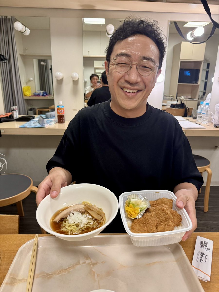 放送文化基金賞の演技賞受賞者が食す新潟名物タレカツ丼とラーメンのセット！