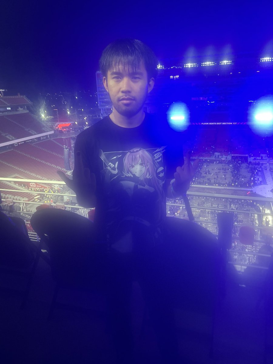 KrisMistaa's tweet photo. Wearing my Mori Calliope GamerSupps shirt at The Weeknd After Hours Til Dawn Tour https://t.co/xXUSfRGC3R