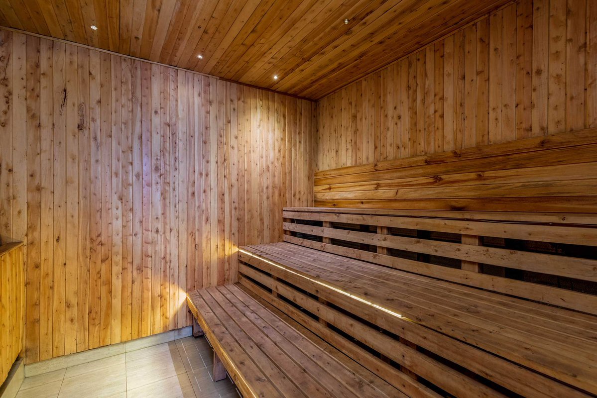 LeConfidentiel_'s tweet image. Sweat. Soak. Steam. Swim. 💪💦
@LeConfidentiel_ wellness is a full experience hit the gym, unwind in the spa, detox in the steam & sauna, then cool off in our serene swimming pool.
Your body will thank you. ✨ #FitnessGoals #LeConfidentielLifestyle