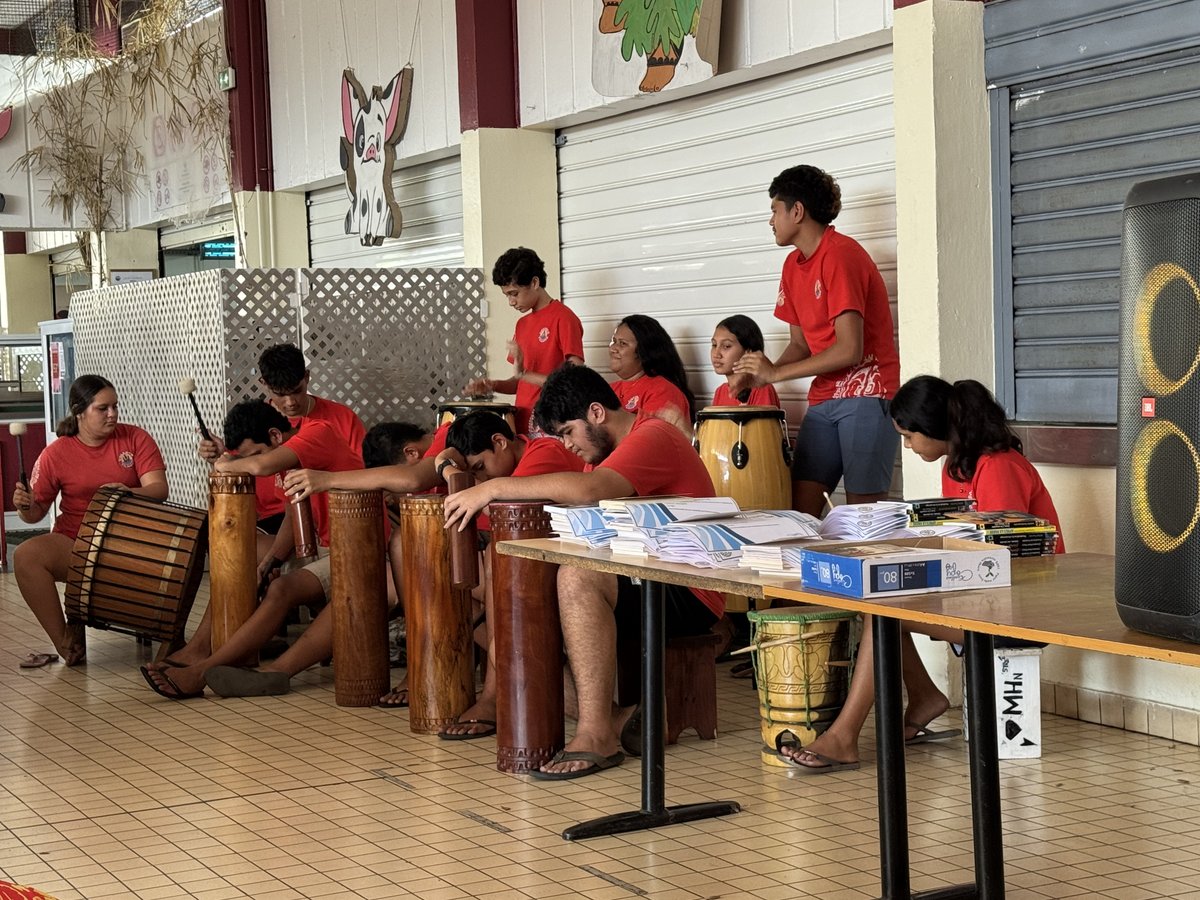 Collège Taaone tweet media