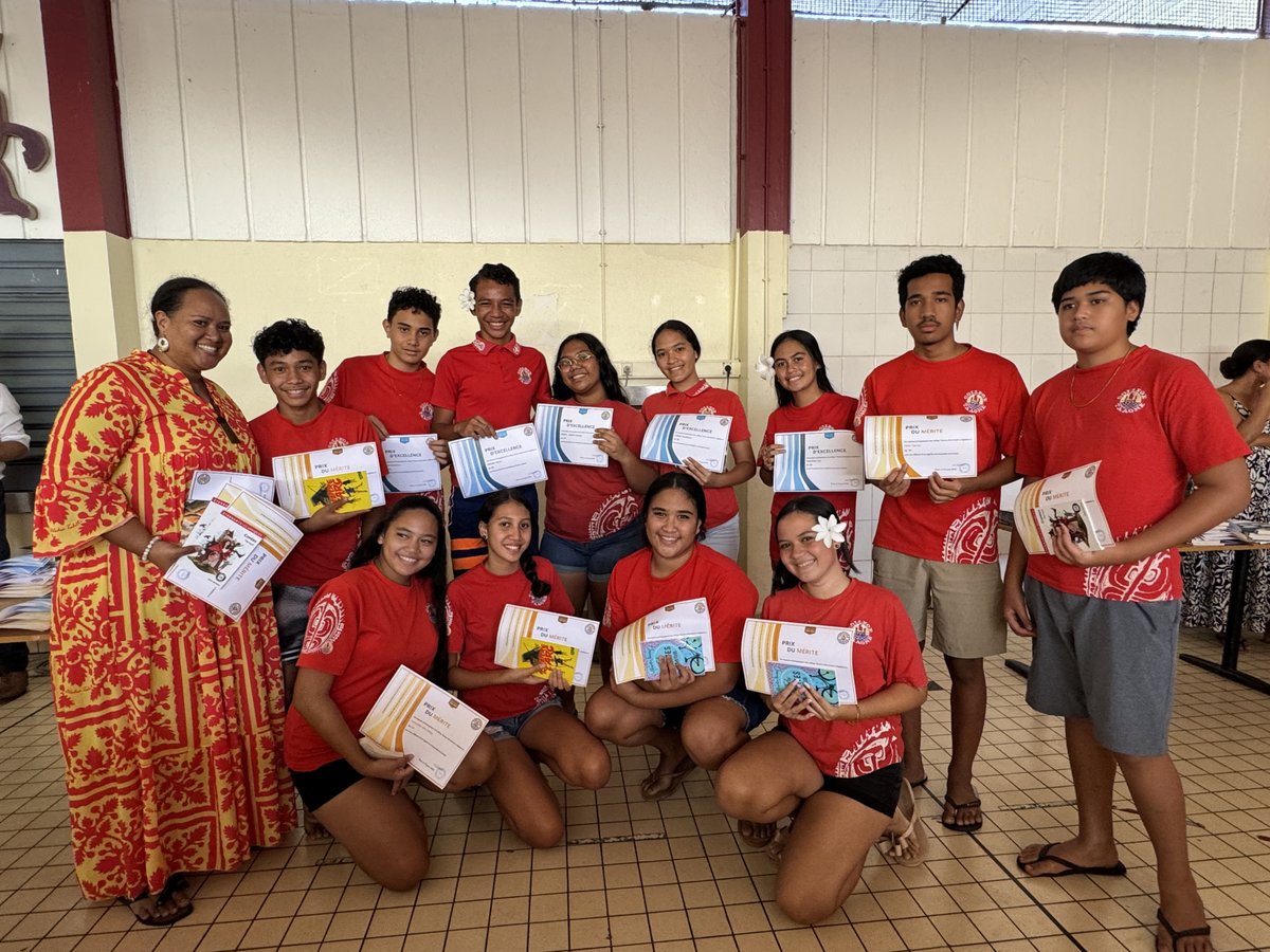 Collège Taaone tweet media