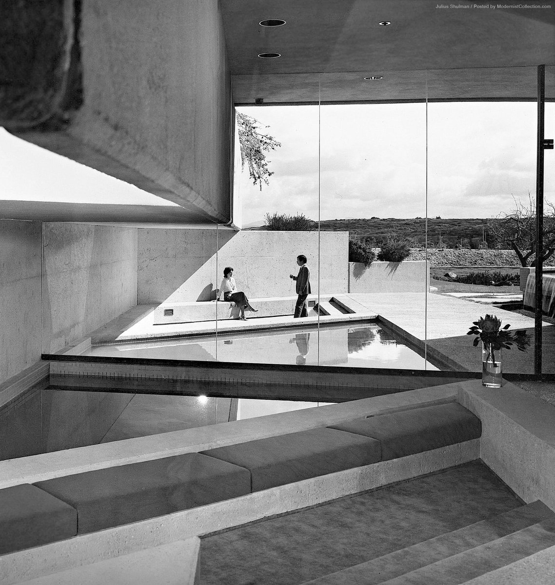 ⭕ Al fresco

Nixan Design International Complex | 1️⃣9️⃣8️⃣0️⃣ | California | Luce etStudio

#JuevesDeArquitectura #arquitectura #architecture #archilovers #diseño #design