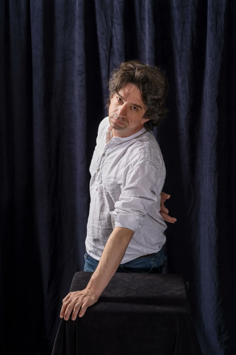 Monarchy, Dictatorship: Elon Musk Wants a Tech CEO to Rule America?

Elon Musk reportedly consulted Curtis Yarvin, a far-right blogger and political theorist known for advocating monarchism and harsh criticism of democracy, as part of his efforts to form a third political party