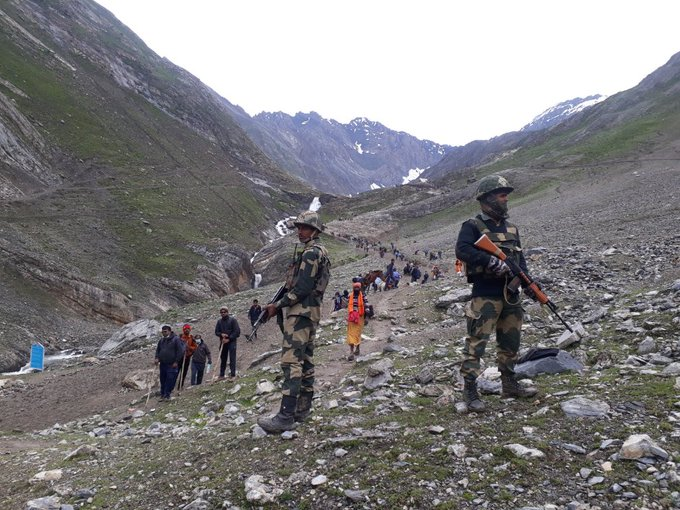 Indian_Rakshak's tweet photo. Saluting the vigilance of #BSF, providing unwavering security to #AmarnathYatra2025 pilgrims at every step of their journey. #YatraWithBSF
#earthquake #GuruPurnima #BikeTaxiWantsJustice #TejRan https://t.co/vb3fTbNh1r