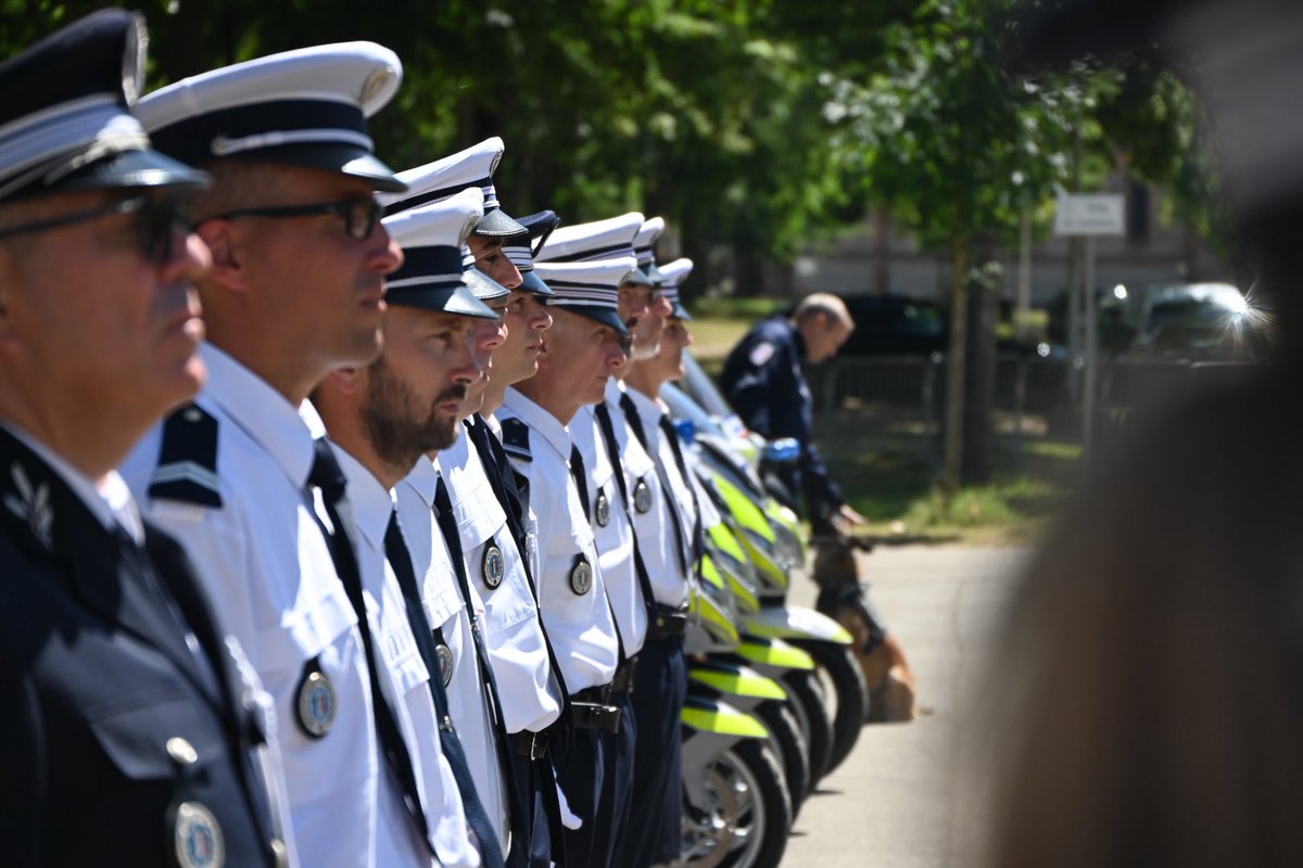 Prefet_82's tweet image. #Hommage 🇫🇷 | En cette journée dédiée à la @PoliceNationale, le Préfet et le DDPN ont rendu hommage hier aux policiers blessés et morts en service. 

🫡 Ils ont également salué l&apos;engagement des effectifs qui se mobilisent au quotidien pour garantir la sécurité de tous.