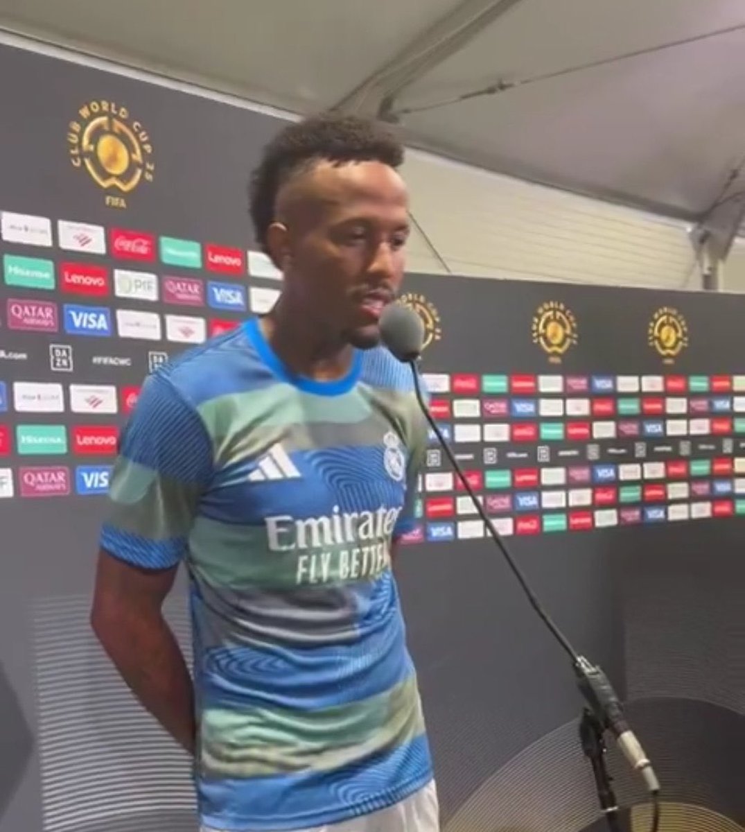 Courtois 🇧🇪 et Militao 🇧🇷 sont les seuls Madrilènes à être venus assumer la gifle face au PSG devant les médias.