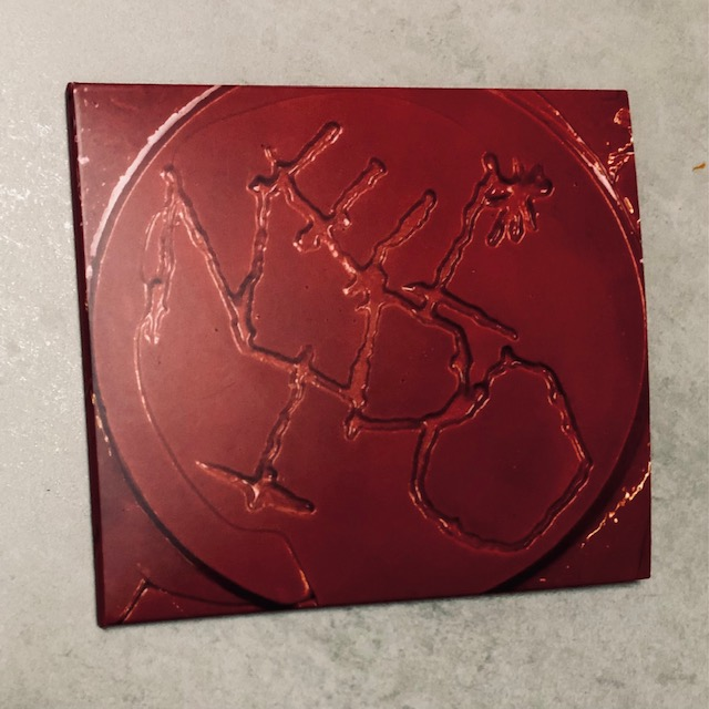 Desde luego que los chavales de EL NIDO merecen todo lo bueno y más. Hablábamos en #UnDiscoAlDía de su álbum "La constancia" ya en marzo, pero ahora su intensísimo verano de conciertos y las remezclas bailongas de "Tucucu" sirven para recordar la reseña 

undiscoaldia.com/el-nido-la-con…