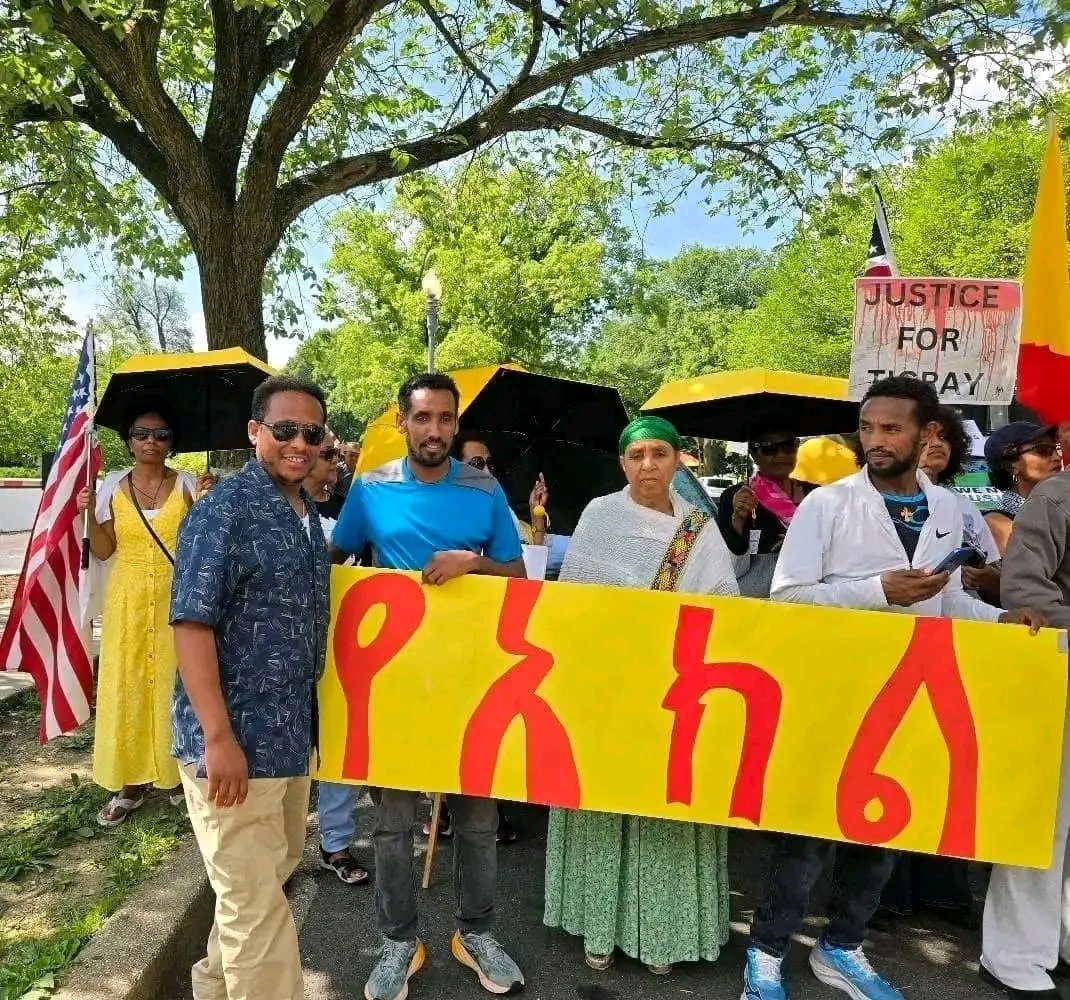 Tigrai_TV's tweet image. أبناء تيغراي في واشنطن يطالبون بالعودة الآمنة للنازحين
----
نظّم أبناء تيغراي في العاصمة الأمريكية واشنطن مظاهرة سلمية حاشدة، للمطالبة بالعودة الآمنة للنازحين واللاجئين من الإقليم.
وأُقيمت المظاهرة أمام بوابة وزارة الخارجية الأمريكية، حيث ردّد المشاركون شعارات من بينها: "كفى…