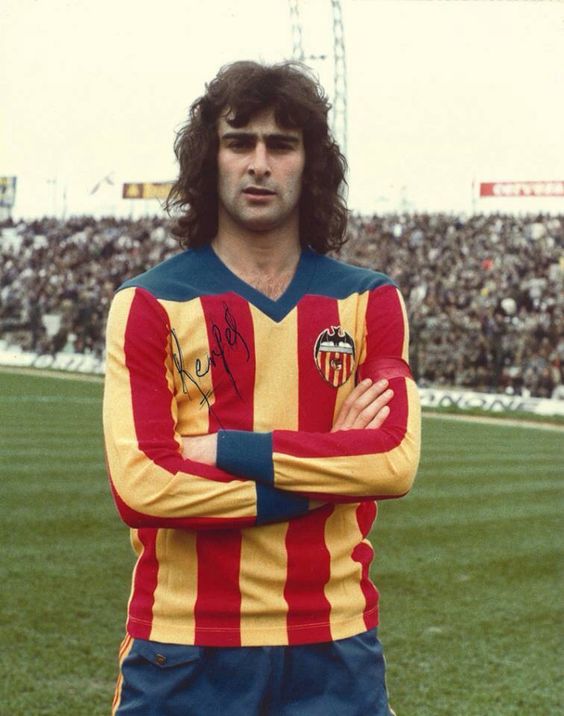 🦇Mario Alberto Kempes. 

✅Disponible la camiseta del icono del Valencia CF y del futbol mundial. 

⏩ Hispadrops.com ⏪