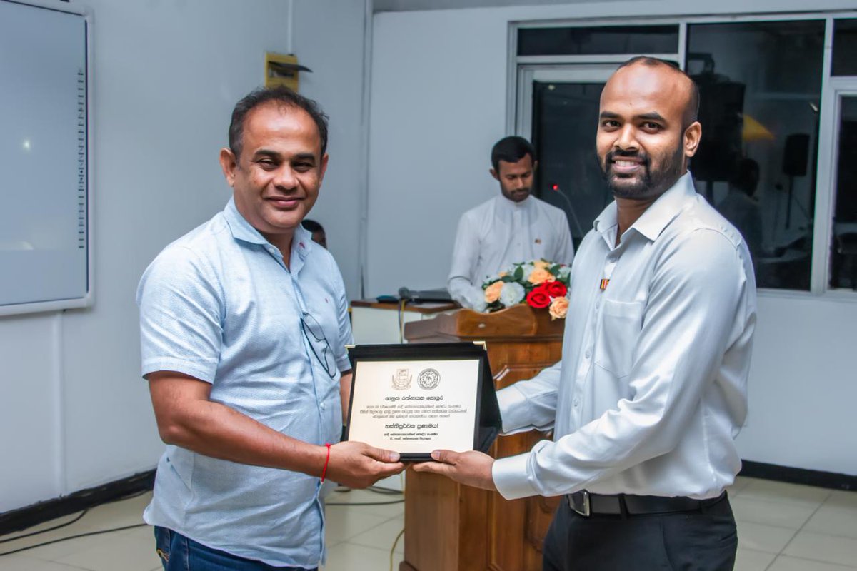 DSBuddhists's tweet photo. ආදි සේනානායකයන්ගේ බෞද්ධ සංගමයේ හයවන මහා සභා රැස්වීම 2025/26

 ආදි සේනානායකයන්ගේ බෞද්ධ සංගමයේ ඉදිරි 2025/26 වර්ෂ සඳහා අනුශාසක මණ්ඩලය සහ නිලධාරී මණ්ඩලය තෝරා පත් කර ගන්නා ලදී.

ආදි සේනානායකයන්ගේ බෞද්ධ සංගමය
ඩී. එස්. සේනානායක විද්‍යාලය - කොළඹ 07
#OSBS #dsbuddhists #SriLanka https://t.co/2IX11HEvJc