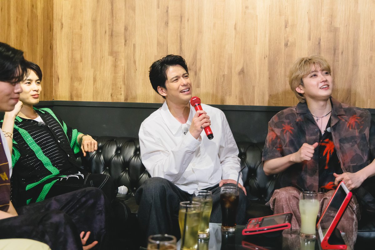 vs_bullettrain's tweet photo. 🚅#VS超特急 1⃣5⃣本目【Hulu】先行配信⚡
7月13日(日)ひる12時～
https://t.co/2MAy5B0Gml

#超特急 🆚 #森崎ウィン
やりたかった事をやる💪🏻

✅カイ ドライブ🚙💨
✅タクヤ カラオケ🎤
✅ユーキ 卓球🏓
✅森崎 ミャンマー料理を食べる🇲🇲

🚉乗車予定のお客様は
今しばらくお待ちください😝 https://t.co/LV9vXiSJr3