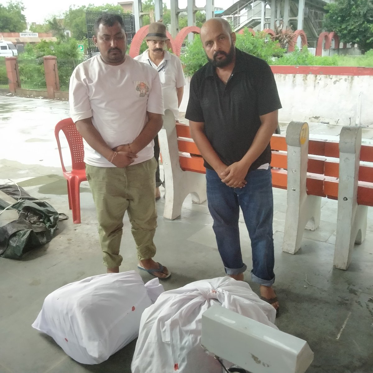 RPF Delhi Division (@rpfnrdli) on Twitter photo <a href="/rpfnr_/">RPF Northern Railway</a> <a href="/drm_dli/">DRM Delhi NR</a>
<a href="/RailMinIndia/">Ministry of Railways</a>
<a href="/PMOIndia/">PMO India</a> <a href="/HMOIndia/">गृहमंत्री कार्यालय, HMO India</a>
<a href="/Cascadeglobal/">FICCI CASCADE 🇮🇳</a> <a href="/GM_NRly/">GM Northern Railway</a>
RPF DLI relentless drive under #OperationNarcos continues to strike hard against narcotics trafficking.Major seizure, multiple arrests. A strong message against drug smuggling on Indian Railways <a href="/rpfnr_/">RPF Northern Railway</a> <a href="/drm_dli/">DRM Delhi NR</a>
<a href="/RailMinIndia/">Ministry of Railways</a>
<a href="/PMOIndia/">PMO India</a> <a href="/HMOIndia/">गृहमंत्री कार्यालय, HMO India</a>
<a href="/Cascadeglobal/">FICCI CASCADE 🇮🇳</a> <a href="/GM_NRly/">GM Northern Railway</a>
RPF DLI relentless drive under #OperationNarcos continues to strike hard against narcotics trafficking.Major seizure, multiple arrests. A strong message against drug smuggling on Indian Railways