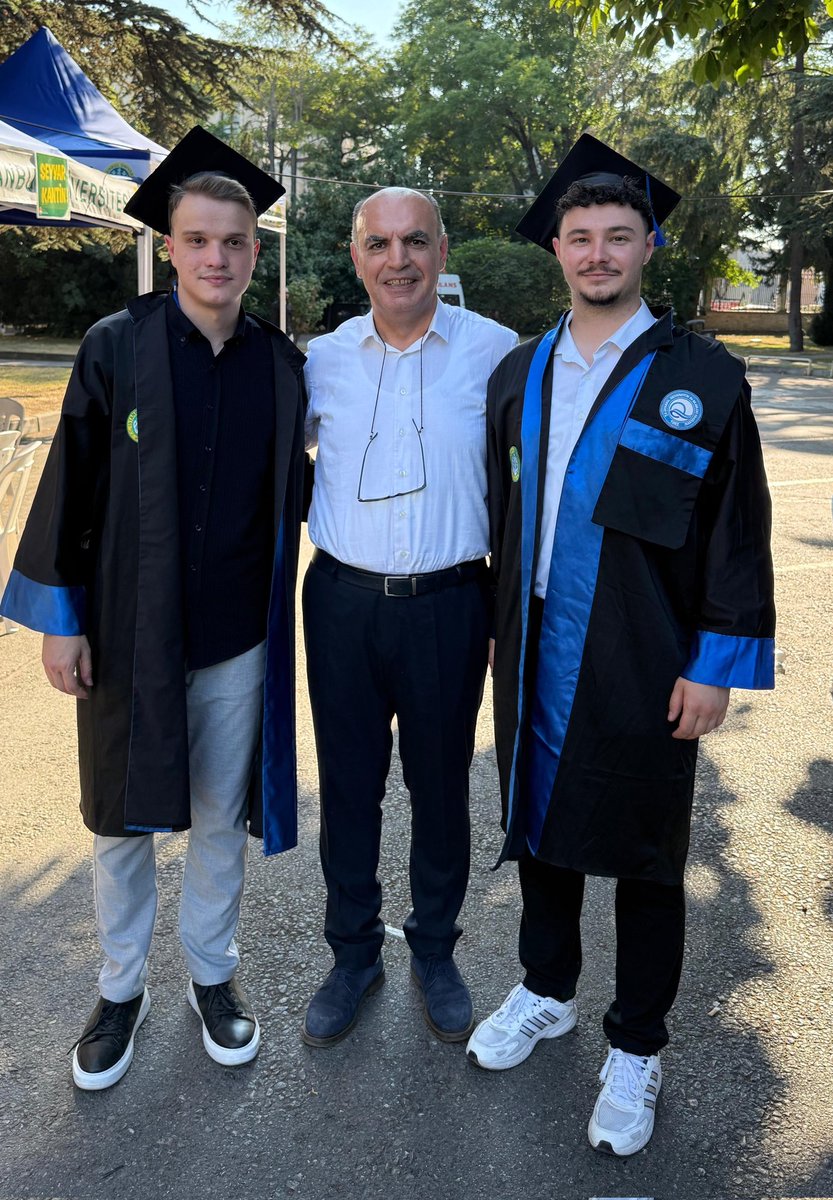 İstanbul Üniversitesi Su Bilimleri Fakültesi olarak 2025 yılı mezunlarımızı uğurladık.

Mezun olan her bir Su Bilimleri ve Mühendisimiz Su Kaynakları Yönetimi, Su-gıda güvenliği, mavi büyüme, akuatik biyoteknoloji, Akuakültür alanlarında oldukça donanımlılar.

Yolları açık olsun.