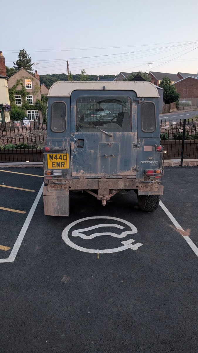 Wyefarm's tweet image. The old girl has decided she was identifying as electric for the purpose of this pub visit!