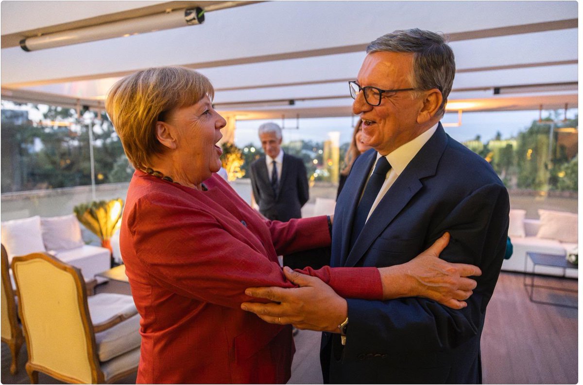 JMDBarroso's tweet image. Delighted to welcome my good friend Angela Merkel at Universidade Católica Portuguesa in Lisbon for her doctorate honoris causa 🇩🇪 🇪🇺 🇵🇹
