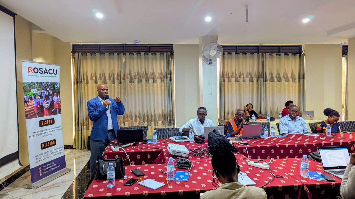 ROSACUg's tweet image. Today URRENO hosted a 2nd meeting to review ROSACU's Draft Strategic Plan for road safety in Uganda. Discussions focused on practical ways to support members, raise awareness, and advocate for policies to make our roads safer for everyone. Let's drive change! #RoadSafetyUG 🇺🇬🚦