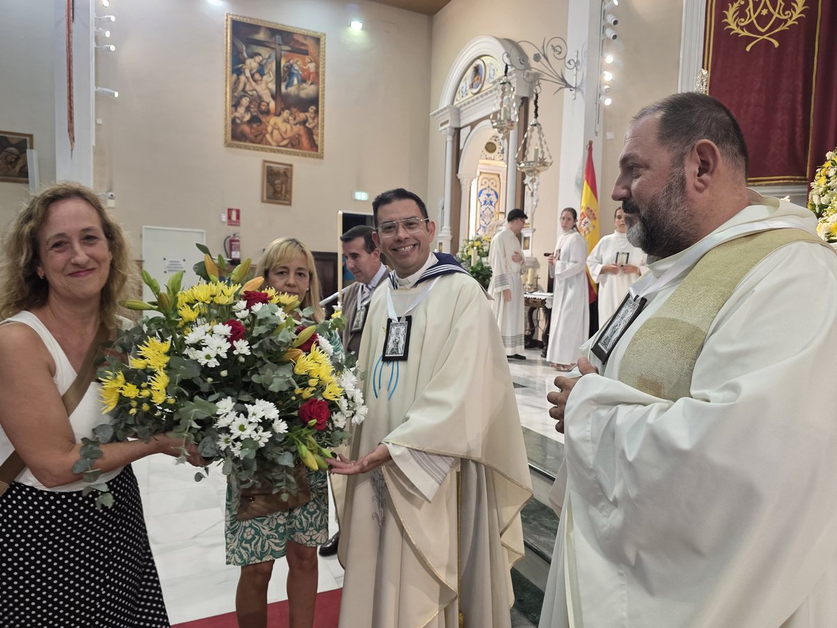 🔹Ayer, tercer día de la Novena en honor a nuestra Madre del Carmen, la celebración estuvo presidida por el Rvdo. D. Hermán Marcel Lunar. Nos acompañaron la <a href="/RHSPasion/">Real Hermandad de Pasión</a>, <a href="/CautivoBoliches/">Hermandad Jesús Cautivo Los Boliches</a>, la Asociación de Avates, el Grupo de Emaús Mujeres, así como calles y familias.