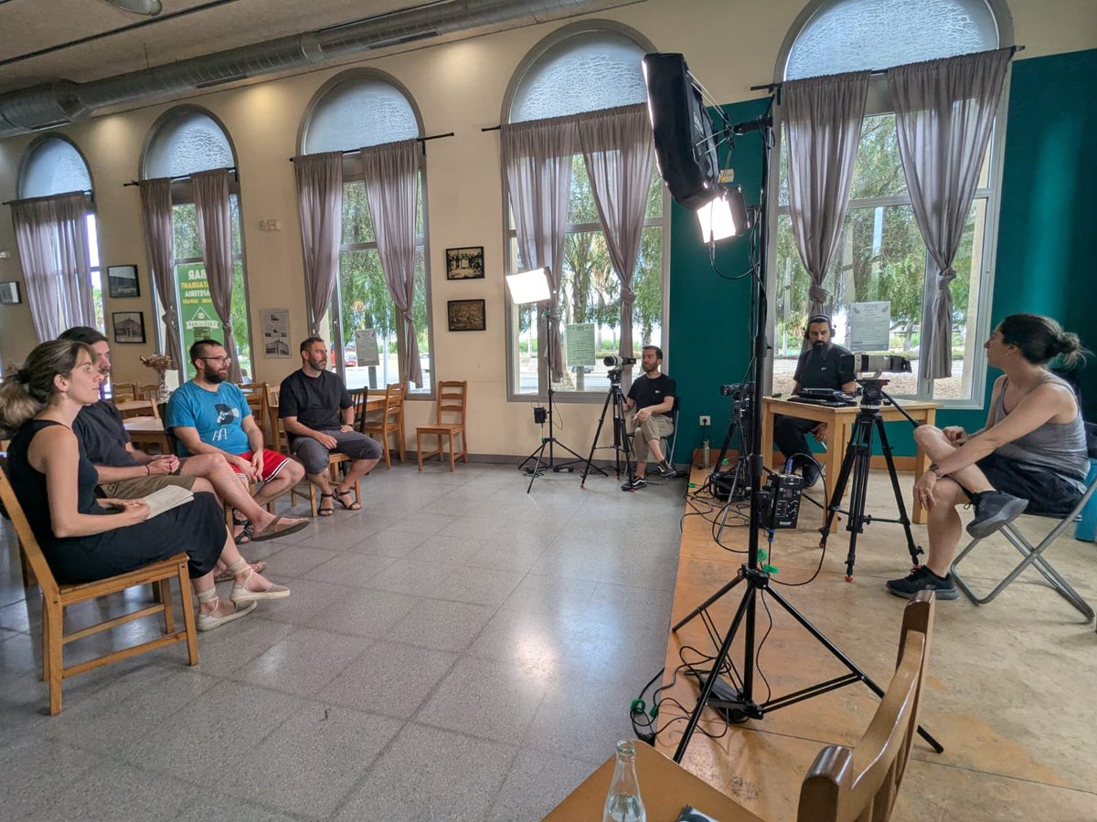 FETS Finançament Ètic i Solidari (@banca_etica) on Twitter photo Aquesta setmana hem estat a Mataró enregistrant un nou #ParlemdeNúmeros, una conversa sobre #FinancesÈtiques i projectes d'alimentació amb <a href="/FoodCoopBCN/">Foodcoop BCN</a>, <a href="/alternativa3/">alternativa3</a>, <a href="/CafedeMarEC/">Espai Culinari del Cafè de Mar</a> i <a href="/jornalpuntcat/">Jornal.cat</a>. L'estrenarem al setembre, estigueu atentes! Aquesta setmana hem estat a Mataró enregistrant un nou #ParlemdeNúmeros, una conversa sobre #FinancesÈtiques i projectes d'alimentació amb <a href="/FoodCoopBCN/">Foodcoop BCN</a>, <a href="/alternativa3/">alternativa3</a>, <a href="/CafedeMarEC/">Espai Culinari del Cafè de Mar</a> i <a href="/jornalpuntcat/">Jornal.cat</a>. L'estrenarem al setembre, estigueu atentes!