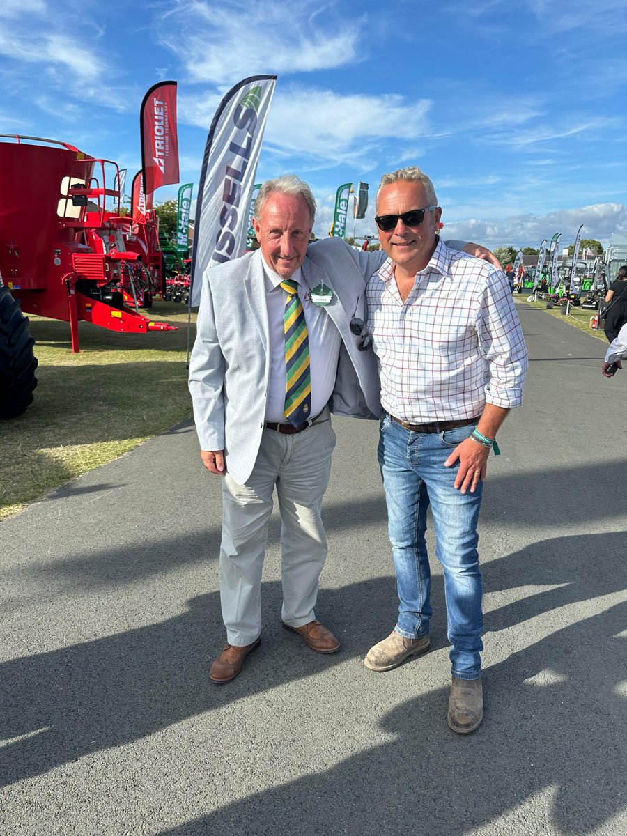 Woldmarsh Producers (@woldmarsh) on Twitter photo Ian meets all the best people at the Great Yorkshire Show. Here he is with Jules Hudson, who is best known for presenting the BBC series Escape to the Country!
Comment below if you'd like <a href="/IanDawson19/">Ian Dawson</a> to pay you a visit at the show too! Ian meets all the best people at the Great Yorkshire Show. Here he is with Jules Hudson, who is best known for presenting the BBC series Escape to the Country!
Comment below if you'd like <a href="/IanDawson19/">Ian Dawson</a> to pay you a visit at the show too!