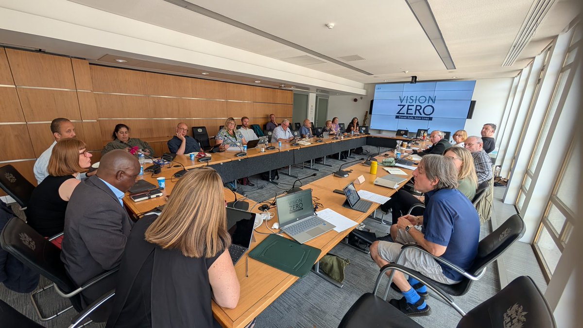 We also had brilliant presentations on Vision Zero from <a href="/TfL/">TfL</a> and on automated safety innovation from <a href="/rcuerden_trl/">Richard Cuerden</a>

A big thank you Richard, Zoe and Kerry for joining us to share these.

2/2