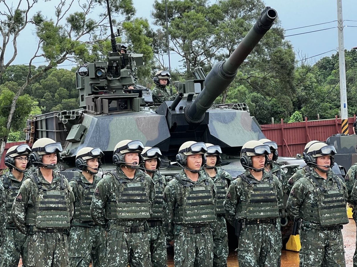josephwutw's tweet image. Together with @MoNDefense Minister Koo, we accompanied President @ChingteLai to inspect the real firepower of our new M1A2Ts—the most powerful tanks on the face of the Earth!
💪💪💪
