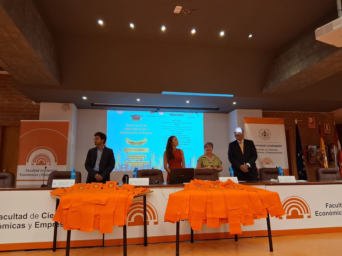 🎓 El pasado viernes celebramos la Graduación del Grado en ADE en la Facultad de Ciencias Económicas y Empresariales <a href="/economicas_uva/">Económicas UVa</a> . Ricardo Rodríguez asistió en representación del Colegio de Economistas de Valladolid, Palencia y Zamora.

¡Enhorabuena a los nuevos graduados y