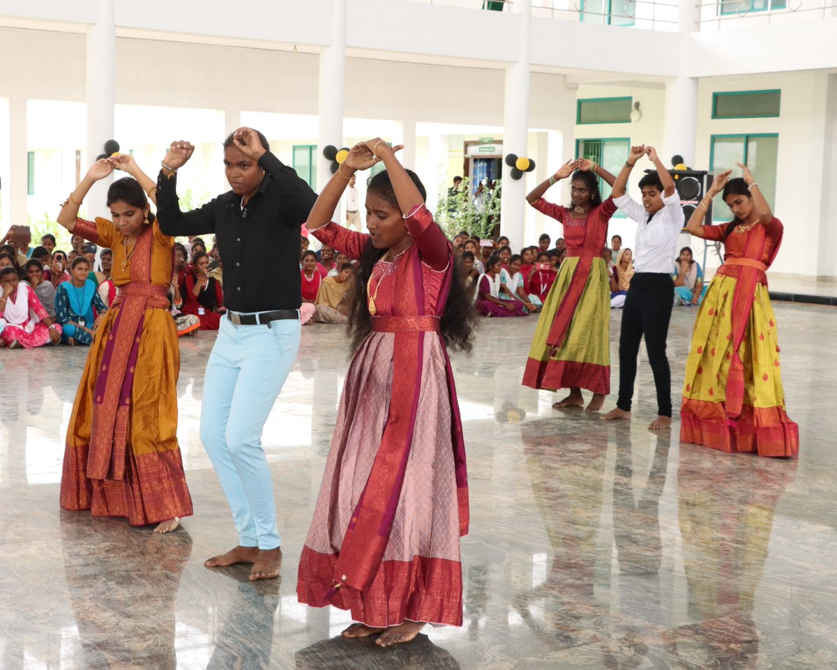 jkknarts's tweet photo. DAZZLE 2025 lit up JKKN College of Arts and Science on July 7! From Silambam to ramp walks, the freshers owned the stage. A perfect start to their JKKN journey!

#JKKN #JKKNInstitutions #DAZZLE2025 #FreshersDay https://t.co/gH0BTitELS